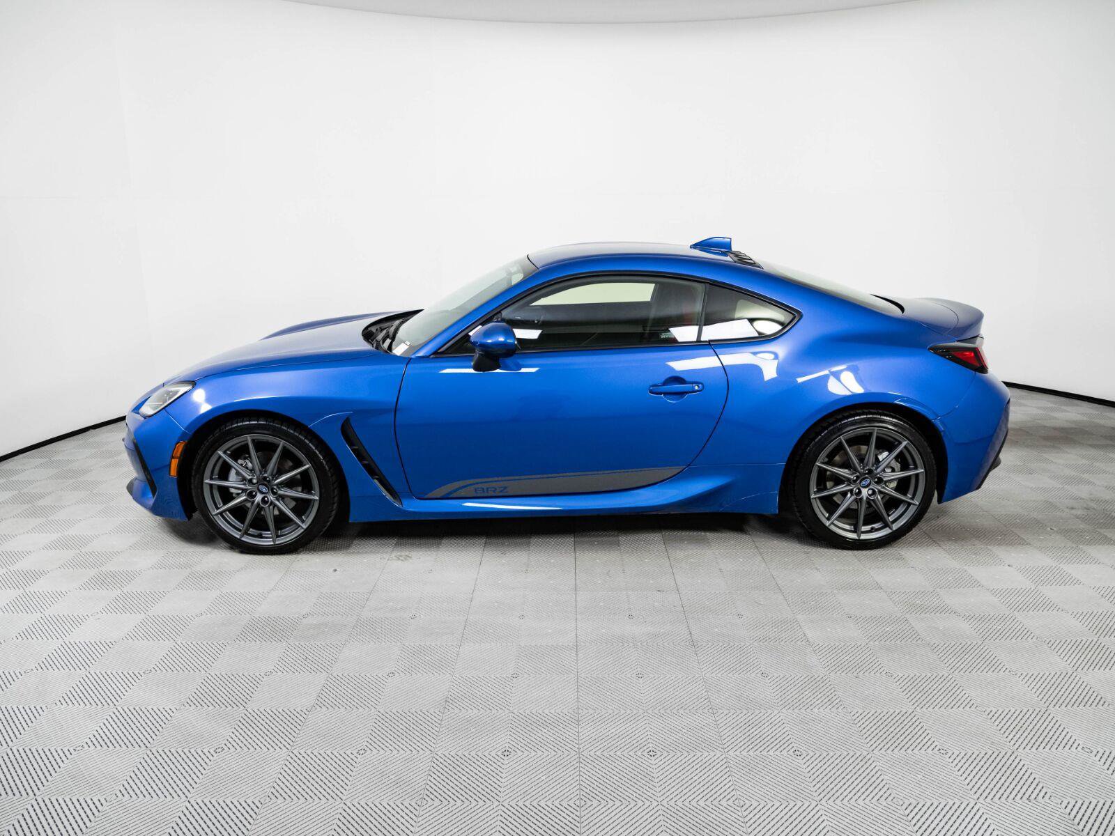 Used 2025 Subaru BRZ Limited RWD image 2