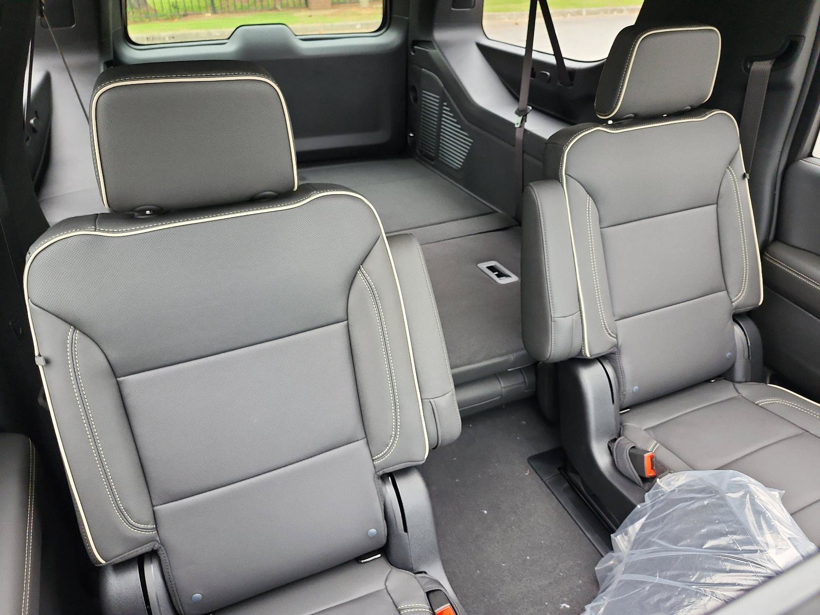 New 2026 GMC Yukon XL Elevation w/ Elevation Premium Package RWD image 12