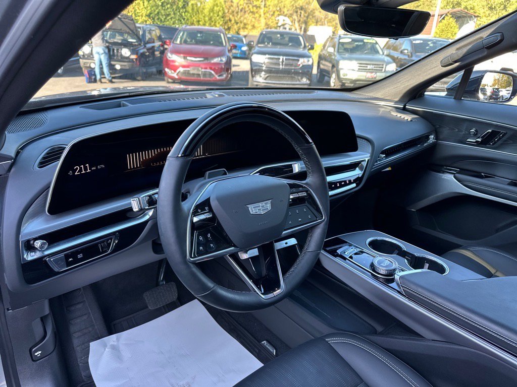 Used 2024 Cadillac Lyriq Luxury image 19
