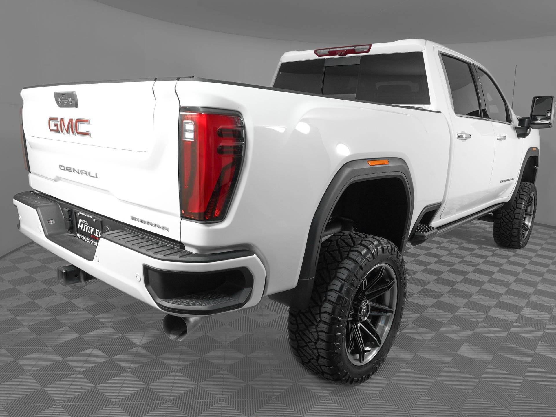 Used 2025 GMC Sierra 2500 Denali w/ Denali Reserve Package image 4