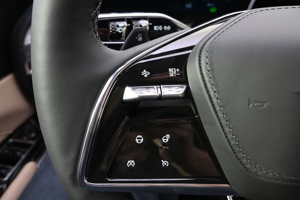New 2025 Cadillac Lyriq Luxury w/ Nappa Leather Package image 32
