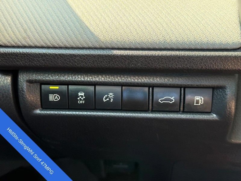Used 2025 Toyota Camry SE w/ Convenience Package FWD image 29