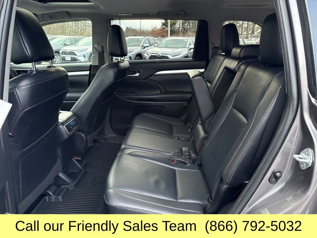 Used 2019 Toyota Highlander XLE image 24