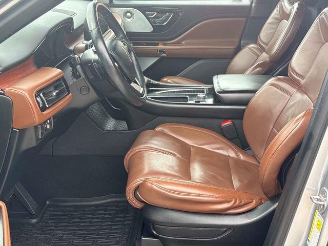 Used 2020 Lincoln Aviator Reserve w/ Equipment Group 202A image 13