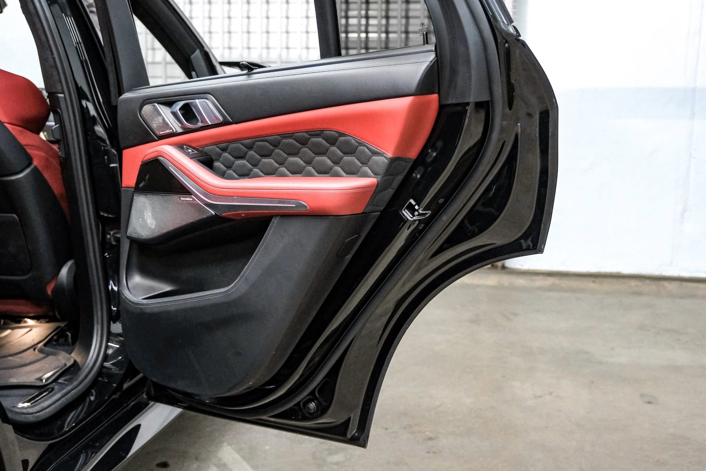 Used 2020 BMW X5 M Competition w/ Executive Package image 50