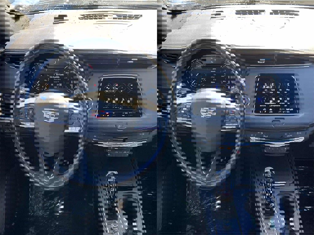 Used 2023 Cadillac XT4 Luxury w/ Cold Weather Package image 33
