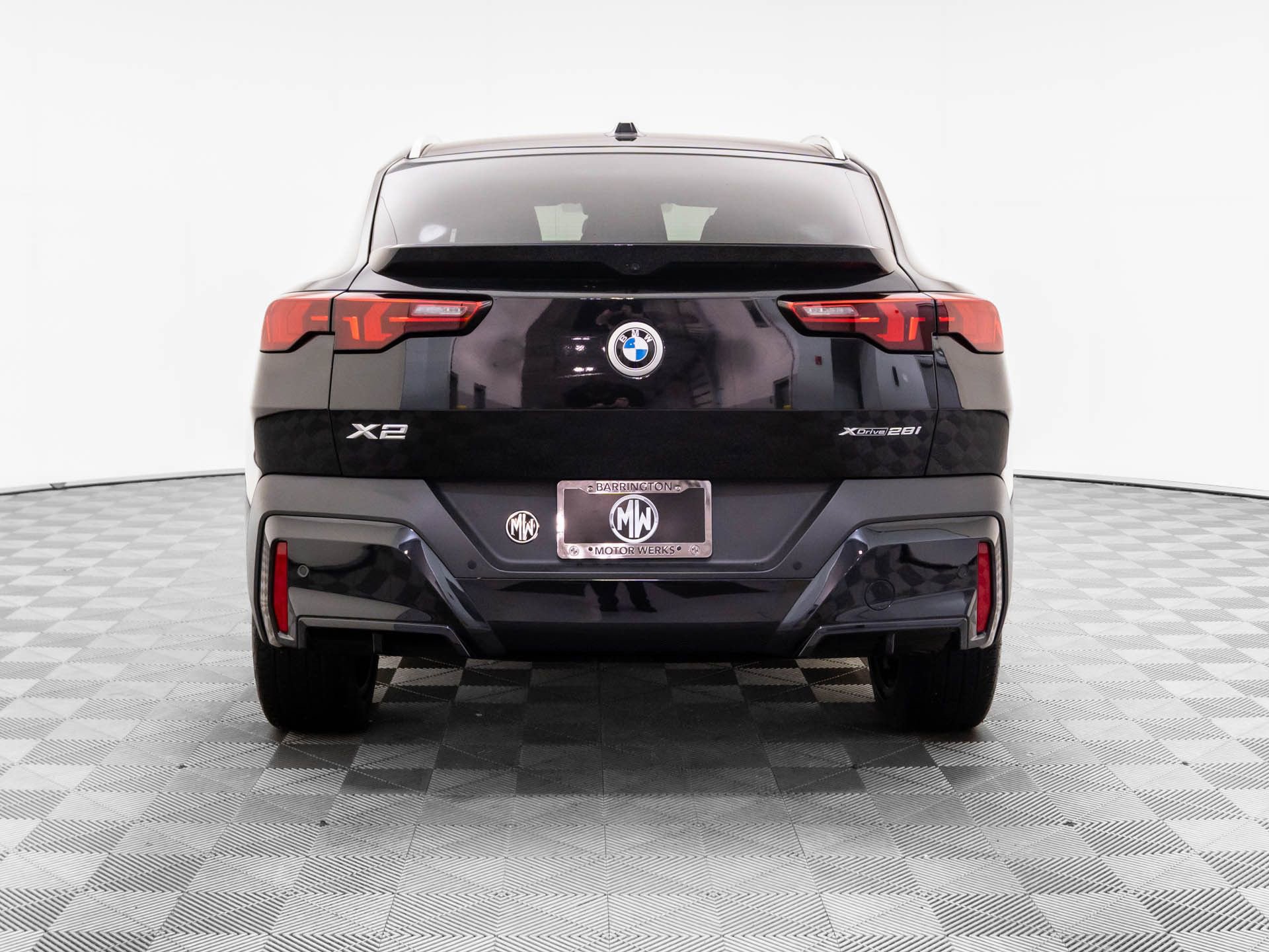 Certified 2025 BMW X2 xDrive28i w/ Premium Package image 4