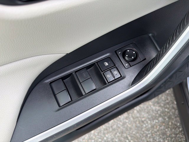Used 2020 Toyota RAV4 XLE w/ Convenience Package AWD/4WD image 12