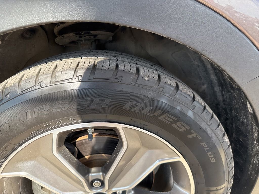 Used 2014 Hyundai Santa Fe GLS image 38