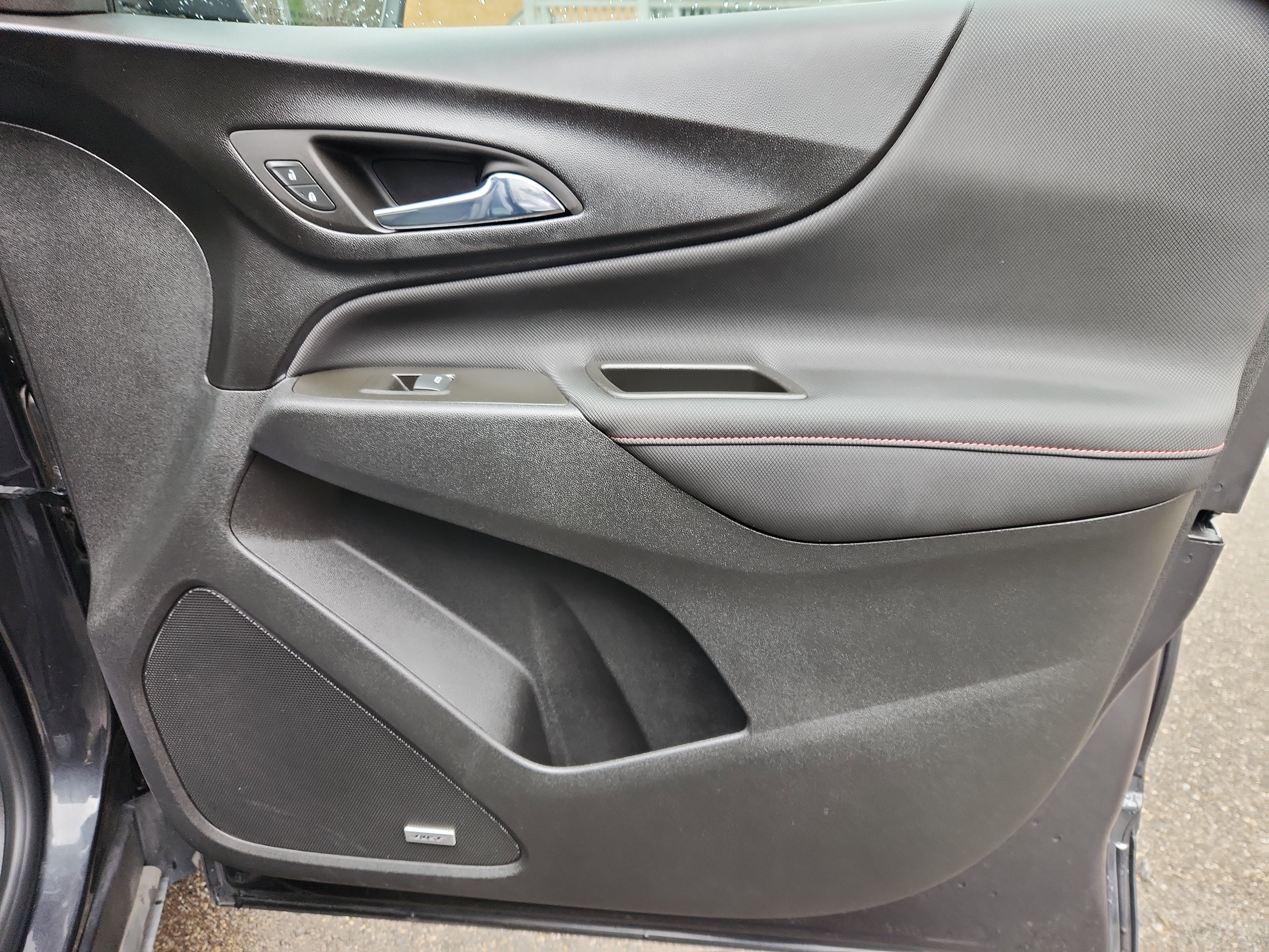 Used 2022 Chevrolet Equinox RS w/ RS Leather Package image 49