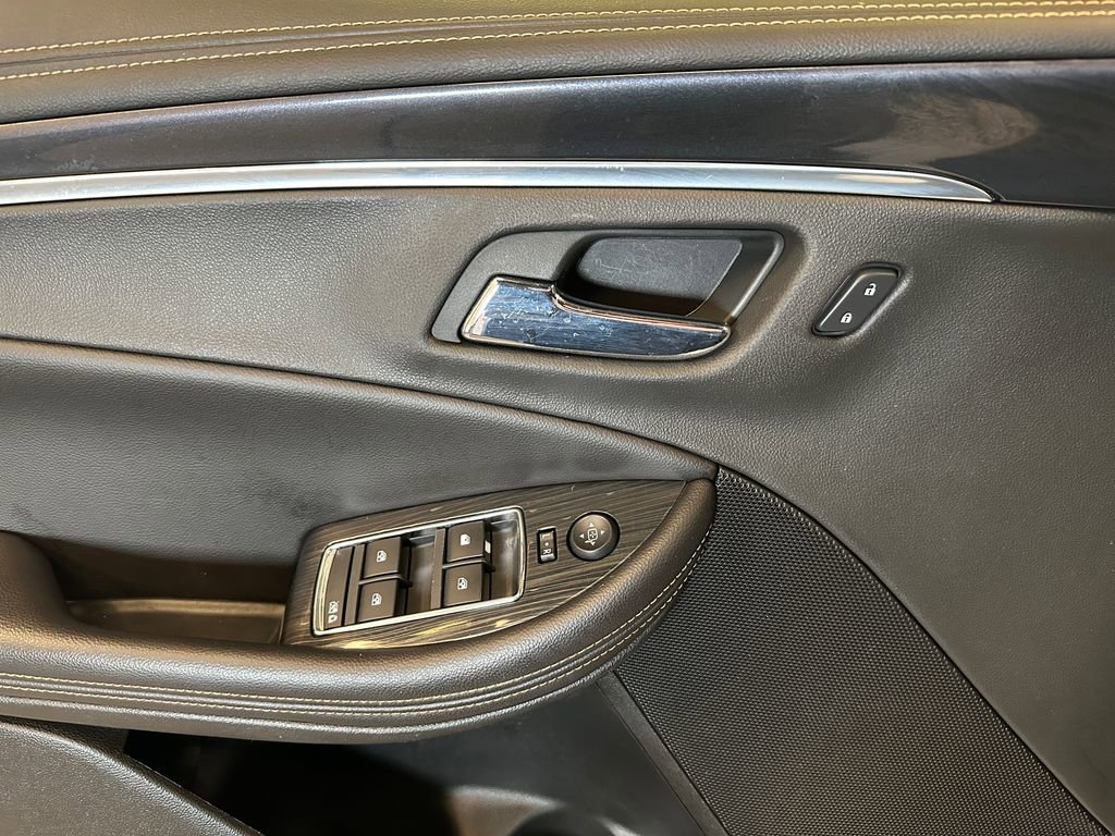 Used 2019 Chevrolet Impala LT FWD image 17