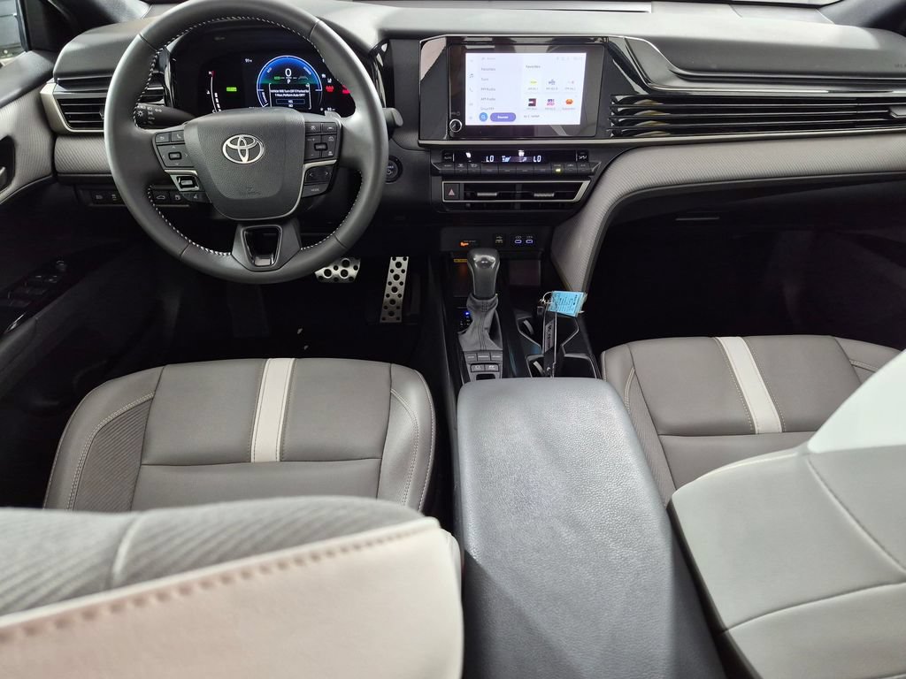 Used 2025 Toyota Camry SE FWD image 24