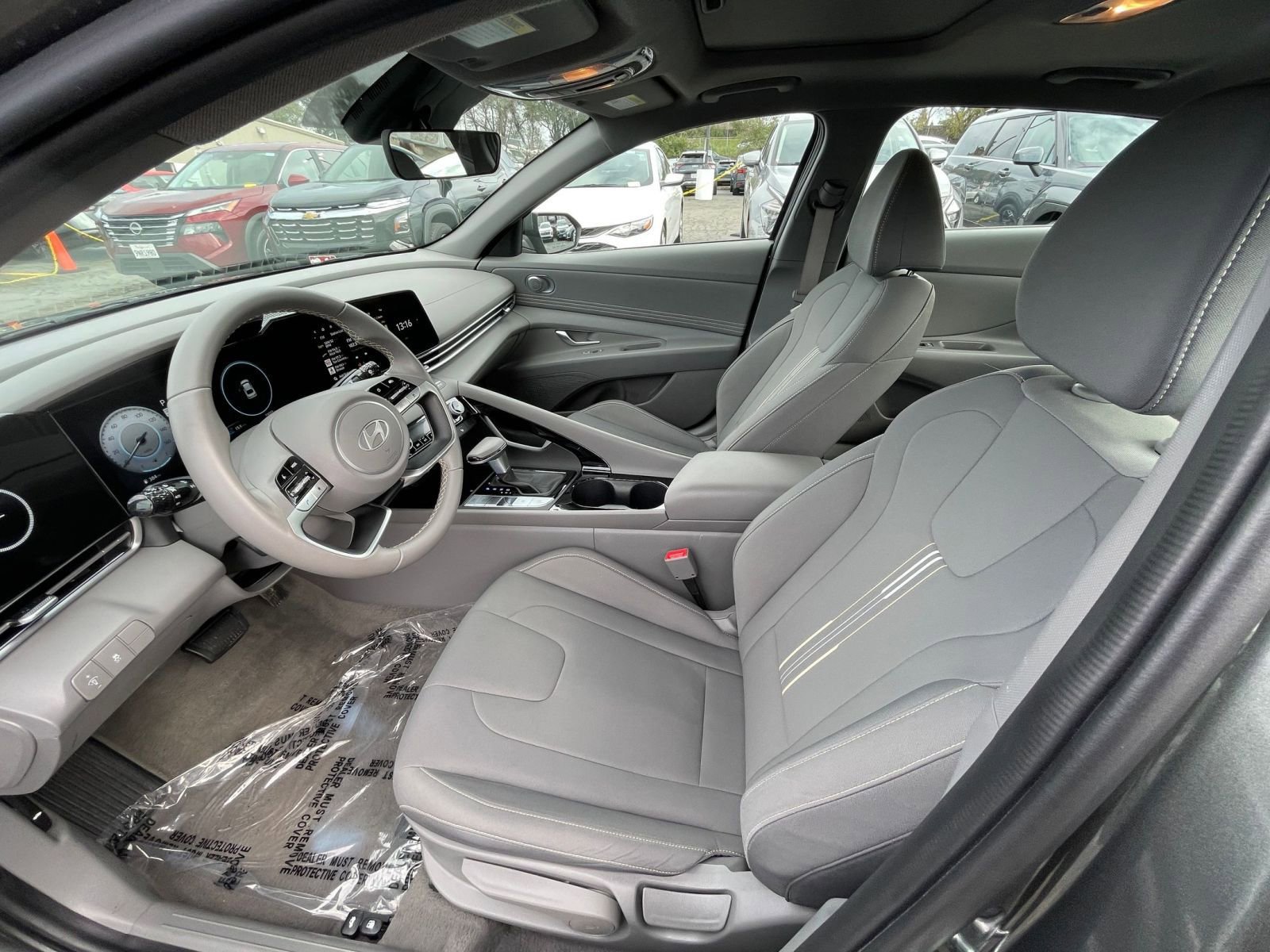 Used 2025 Hyundai Elantra SEL image 25