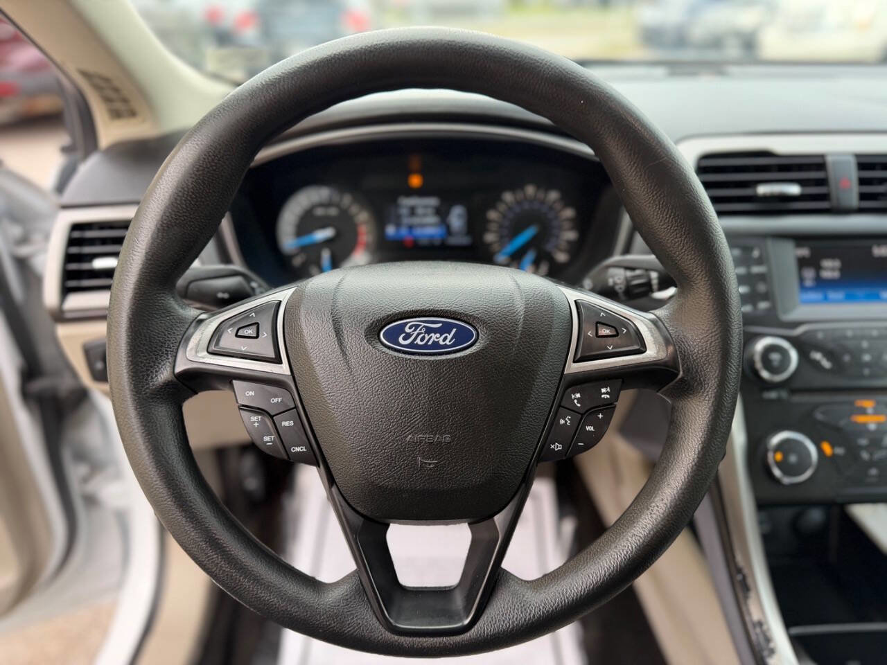 Used 2018 Ford Fusion SE image 13
