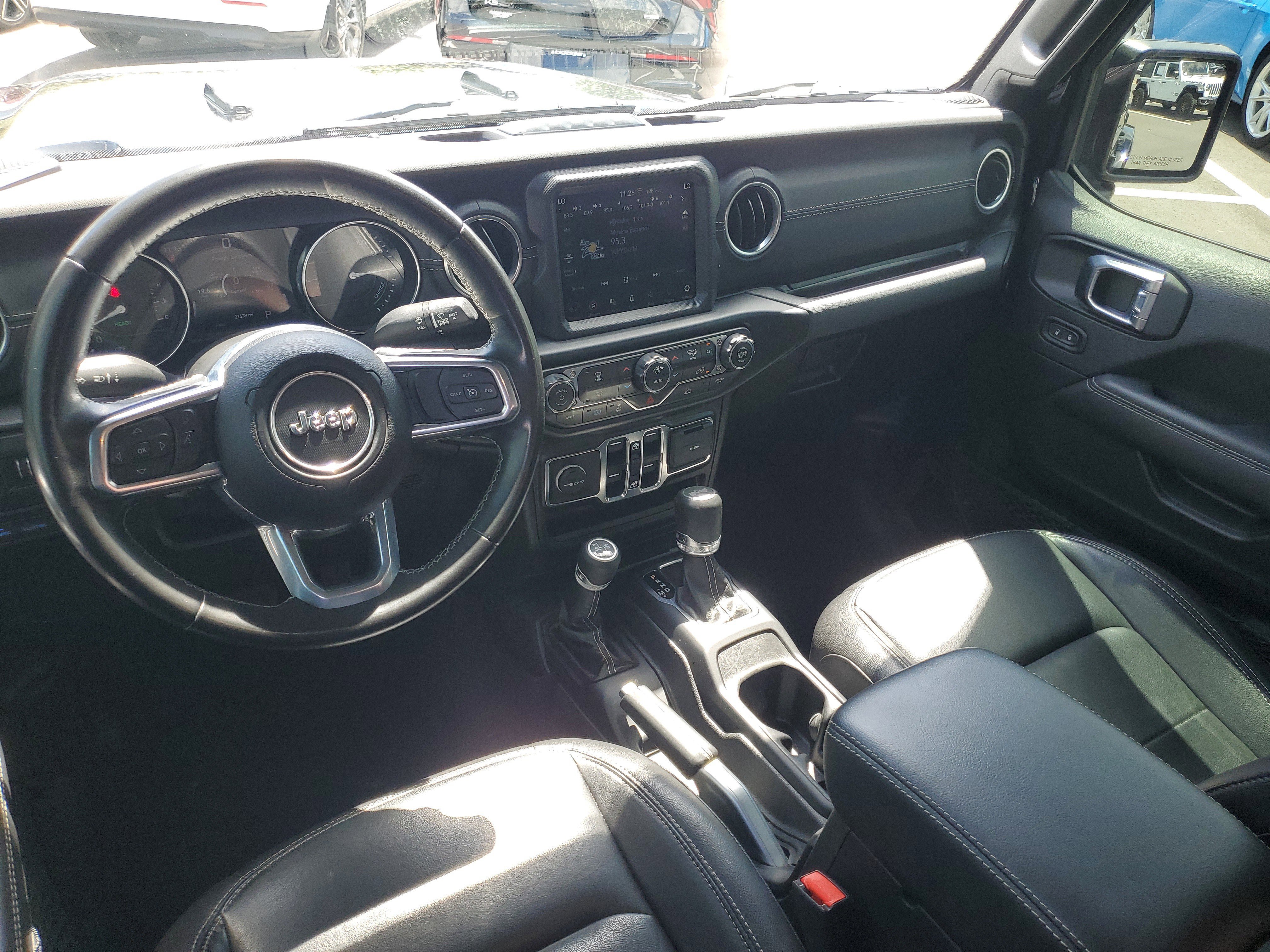 Used 2022 Jeep Wrangler Unlimited Sahara AWD/4WD image 14