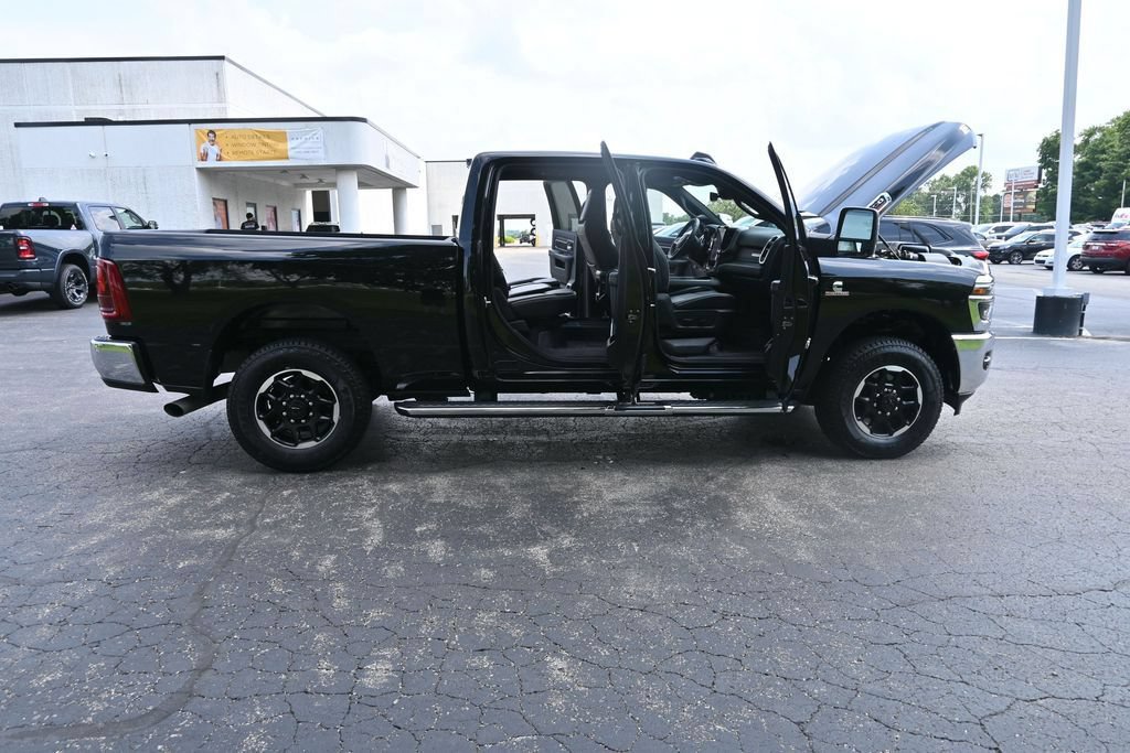 Used 2025 RAM 2500 Laramie AWD/4WD image 58