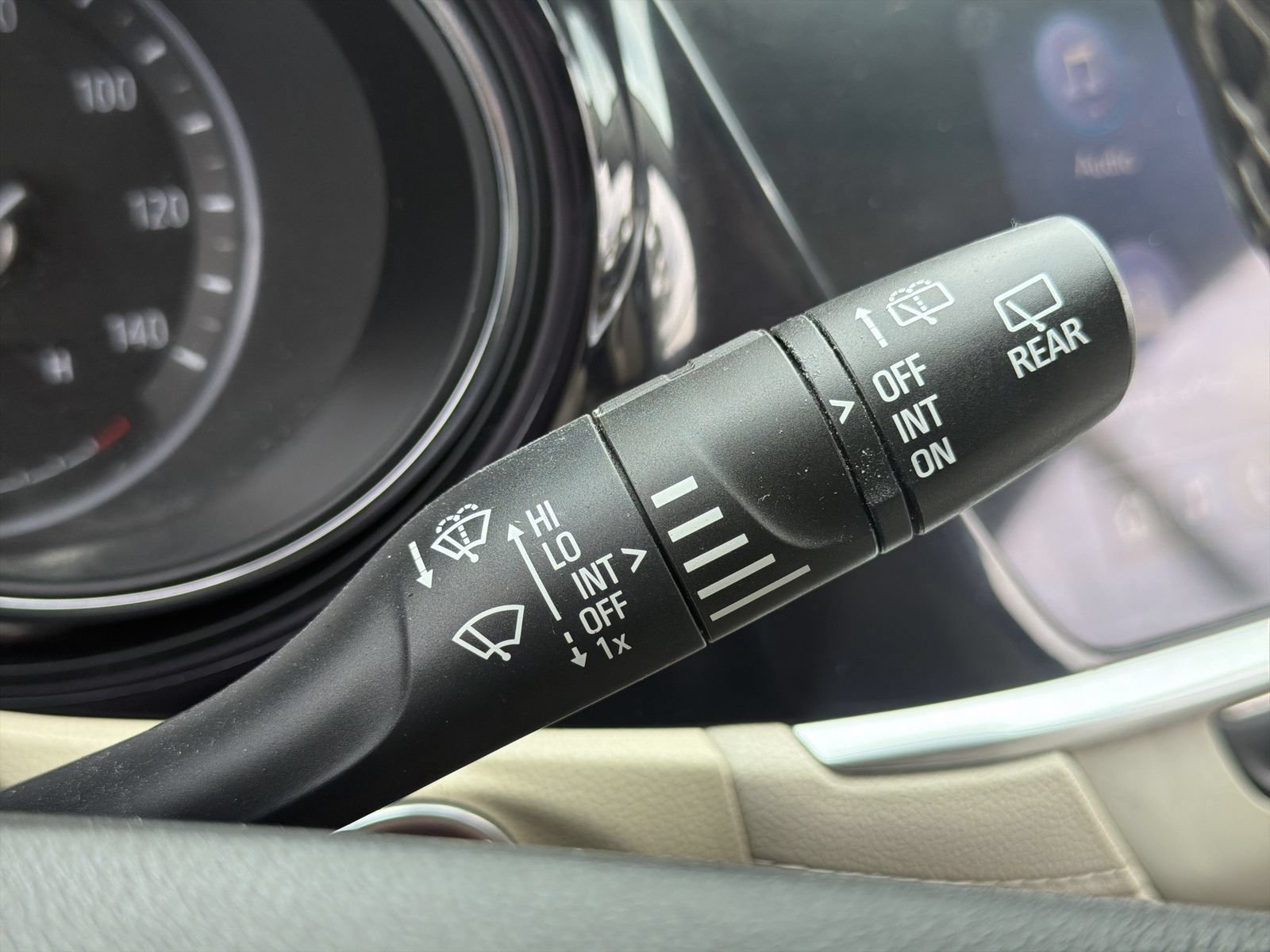 Used 2020 Buick Encore GX Preferred w/ Cold Weather Comfort Package FWD image 27