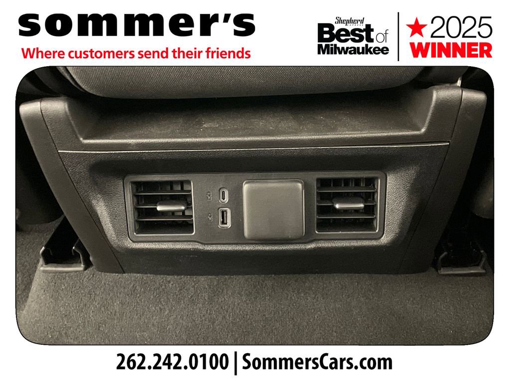 Used 2024 Chevrolet Silverado 1500 LT image 23