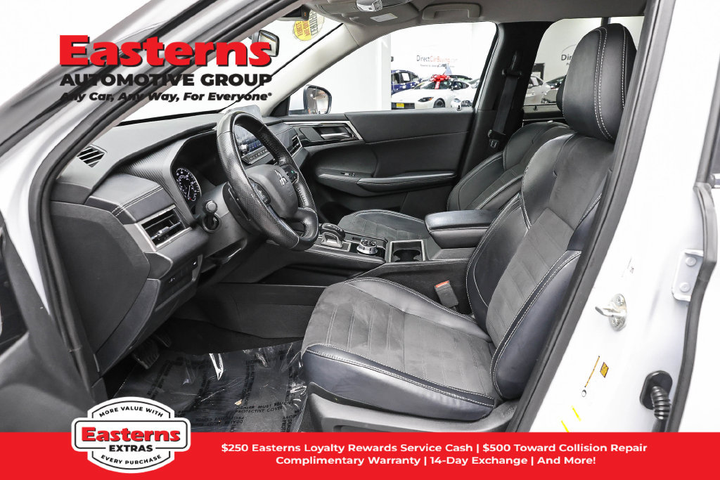 Used 2024 Mitsubishi Outlander SE AWD/4WD image 15
