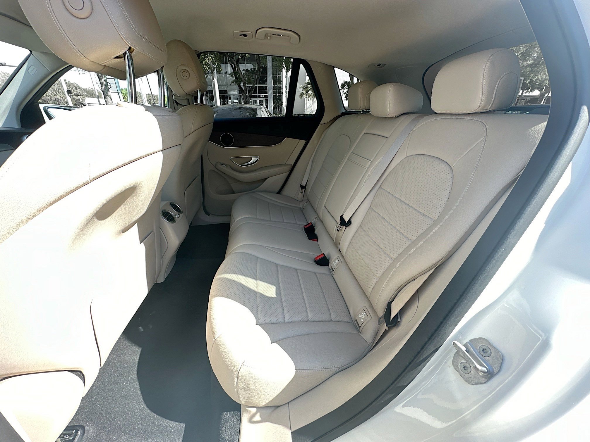 Used 2021 Mercedes-Benz GLC 300 image 23