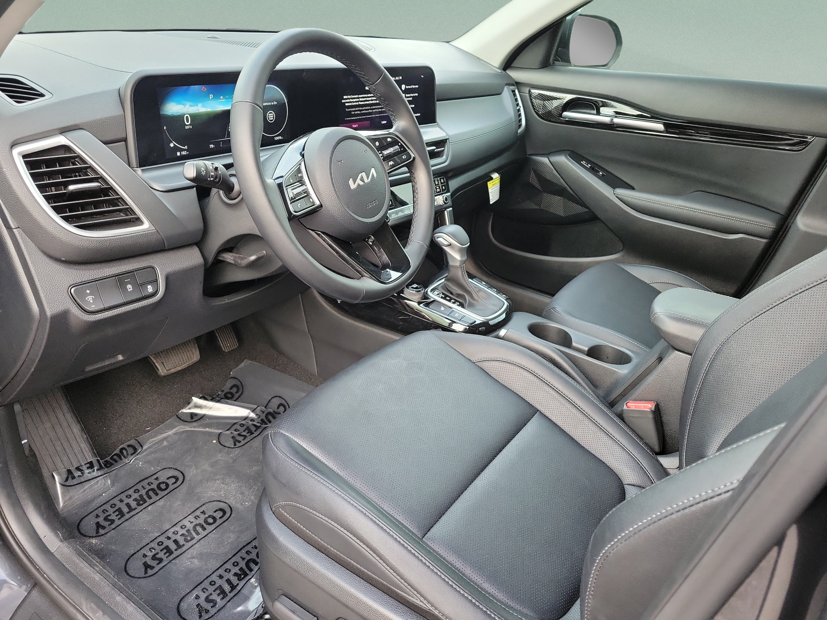 Certified 2025 Kia Seltos EX w/ EX Sunroof Package FWD image 15