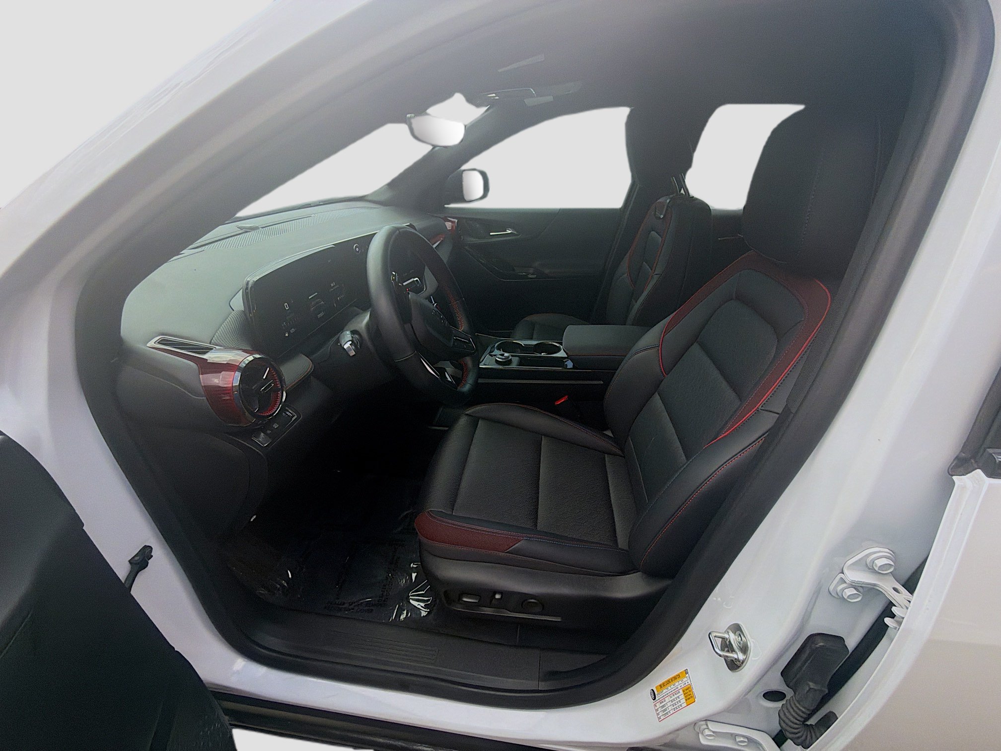 Used 2025 Chevrolet Equinox RS w/ Safety and Technology Package FWD image 19