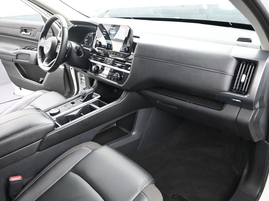Used 2024 Nissan Pathfinder SL image 25