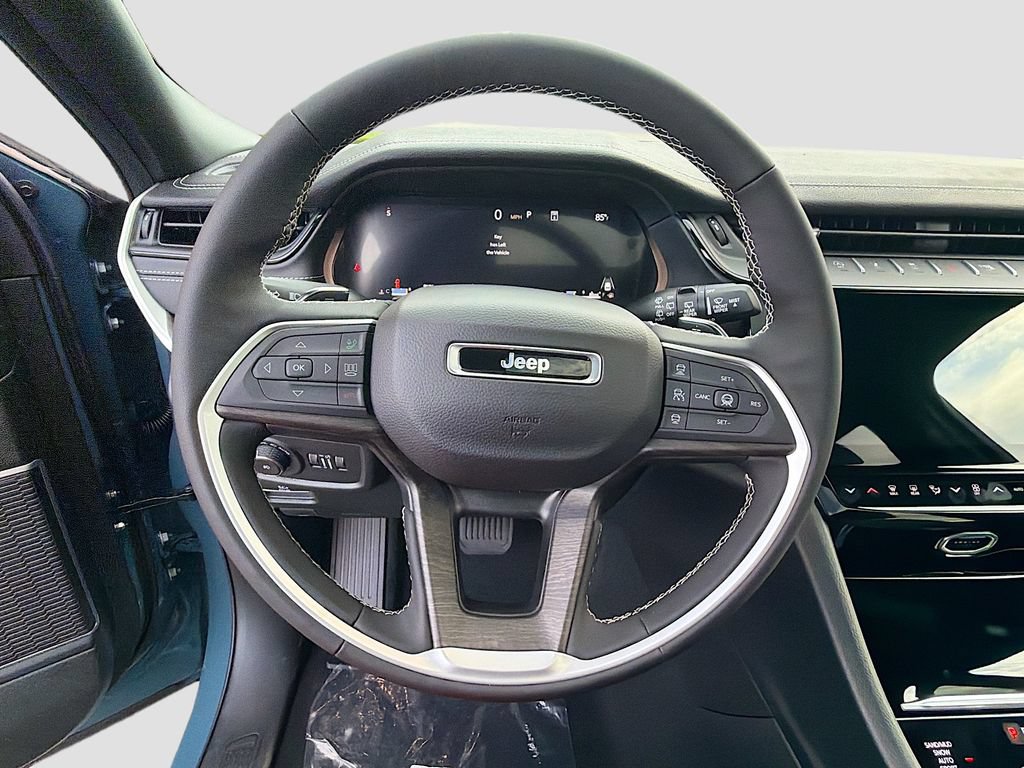 New 2026 Jeep Grand Cherokee Limited w/ Limited Altitude Package AWD/4WD image 38