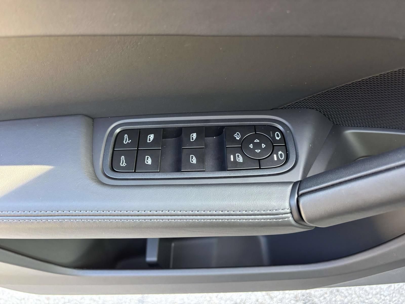 New 2026 Porsche Cayenne GTS AWD/4WD image 24