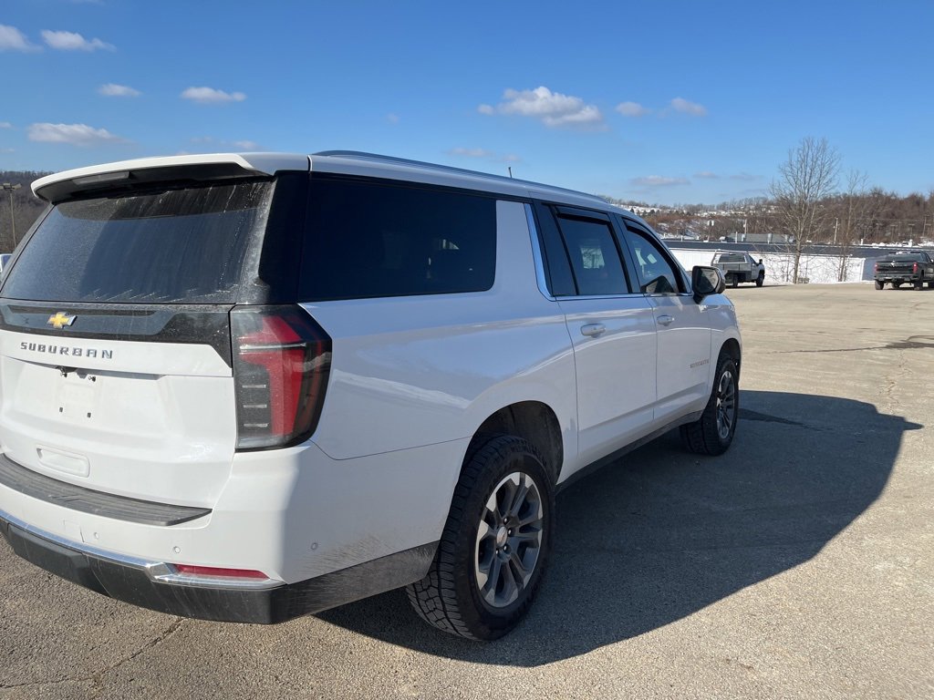 Certified 2025 Chevrolet Suburban LS image 3