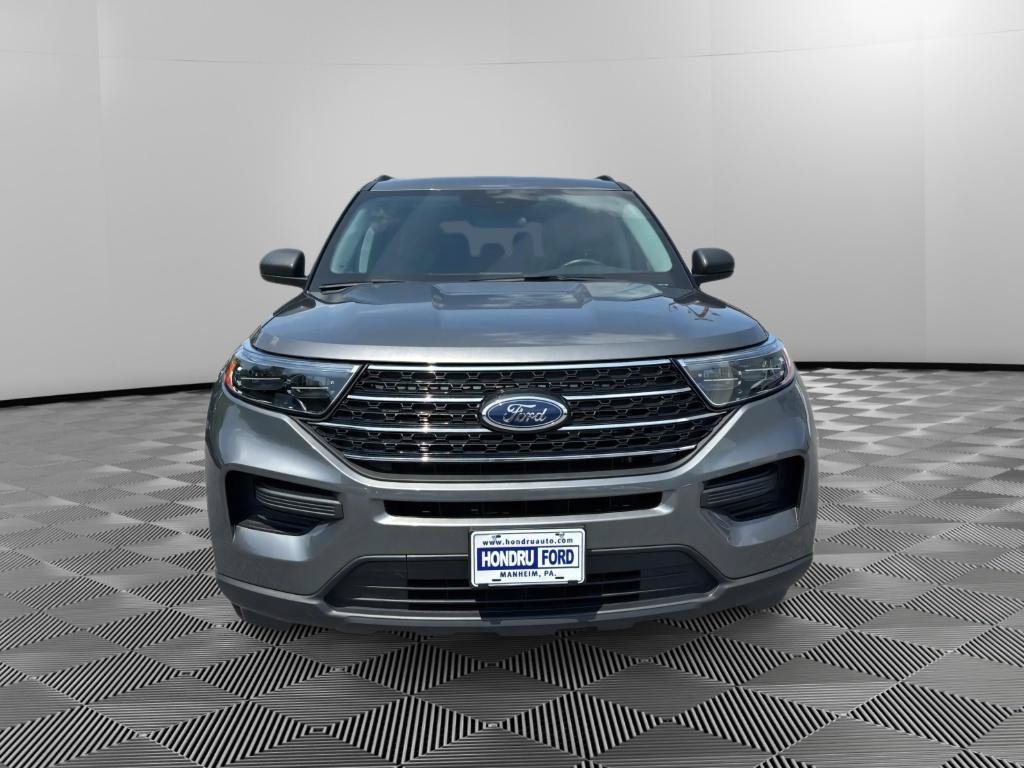 Used 2023 Ford Explorer XLT AWD/4WD image 7