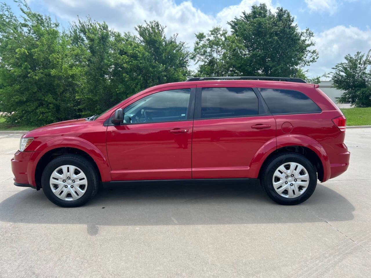 Used 2019 Dodge Journey SE image 9
