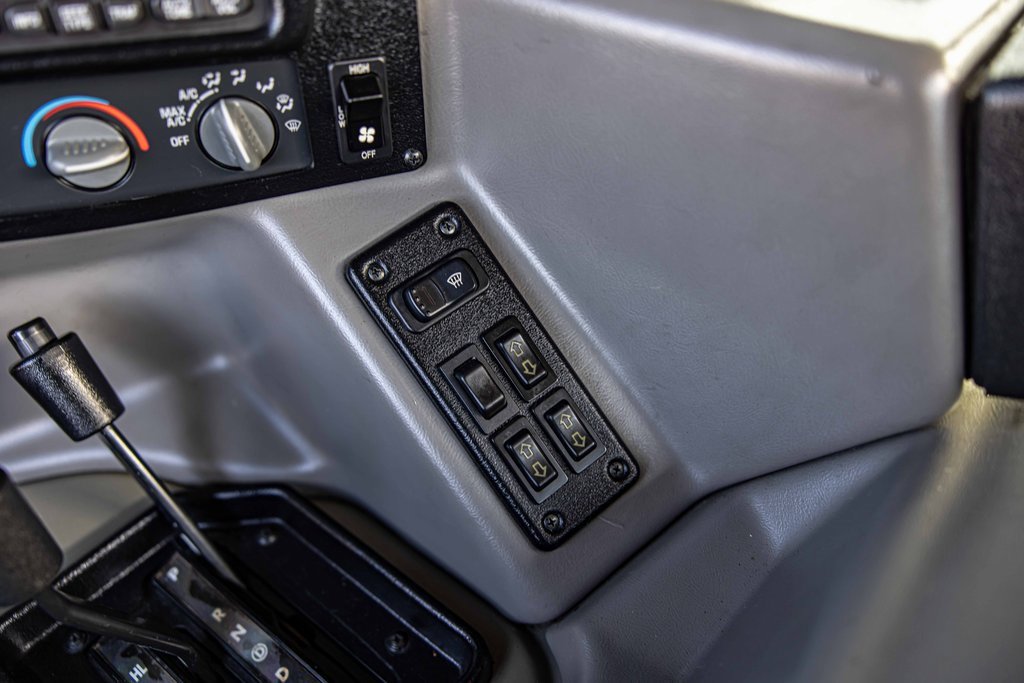 Used 2003 HUMMER H1 4-Door Open Top image 23