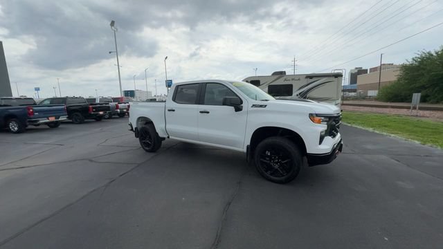 Used 2025 Chevrolet Silverado 1500 Custom Trail Boss w/ LPO, Dark Essentials Package AWD/4WD image 2