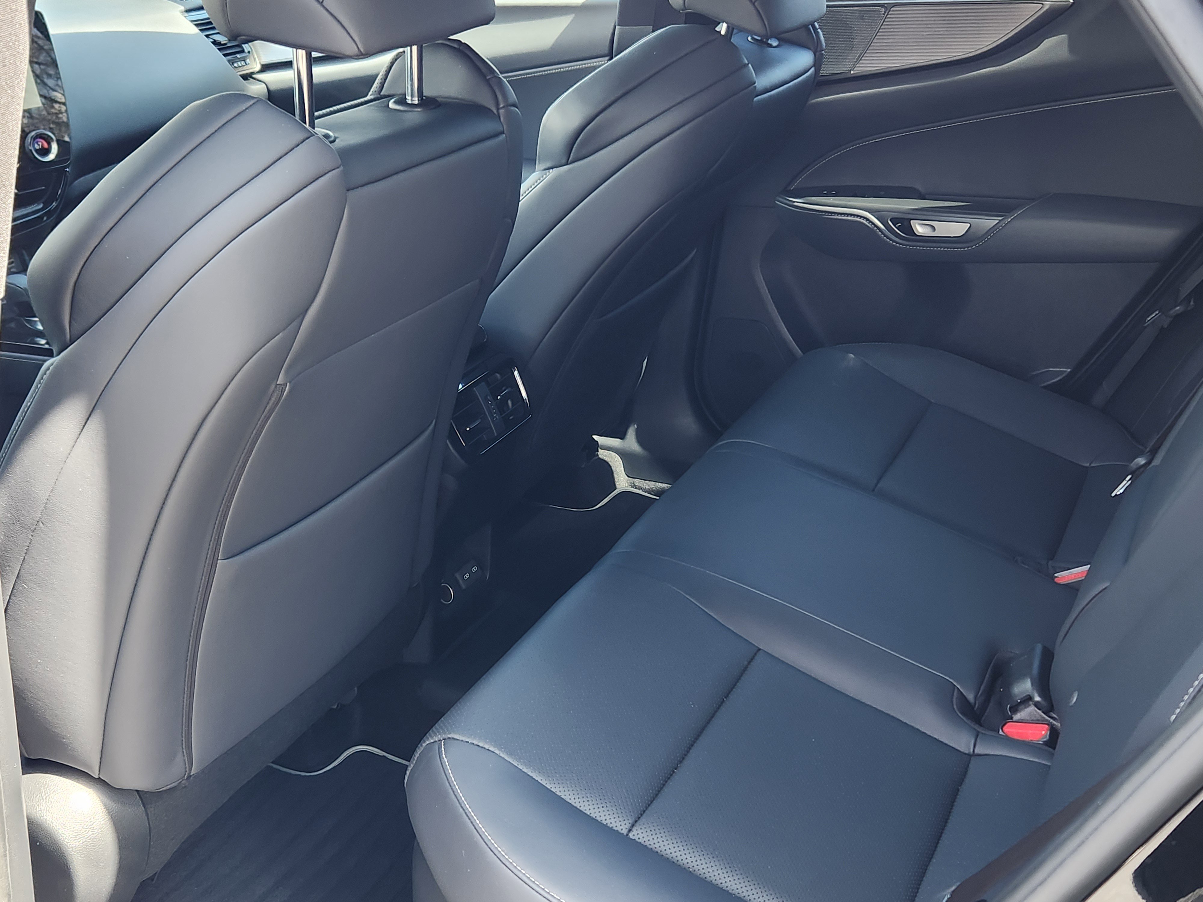 Used 2025 Lexus NX 450h+ F Sport w/ Towing Package (2000 Lbs) AWD/4WD image 15