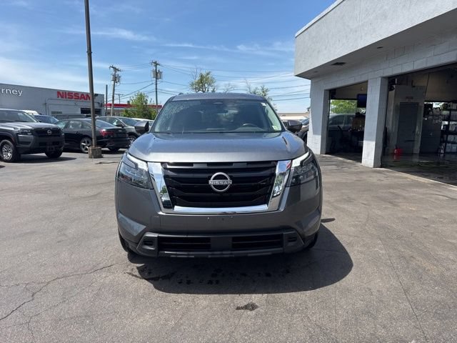 Used 2025 Nissan Pathfinder SV AWD/4WD image 7