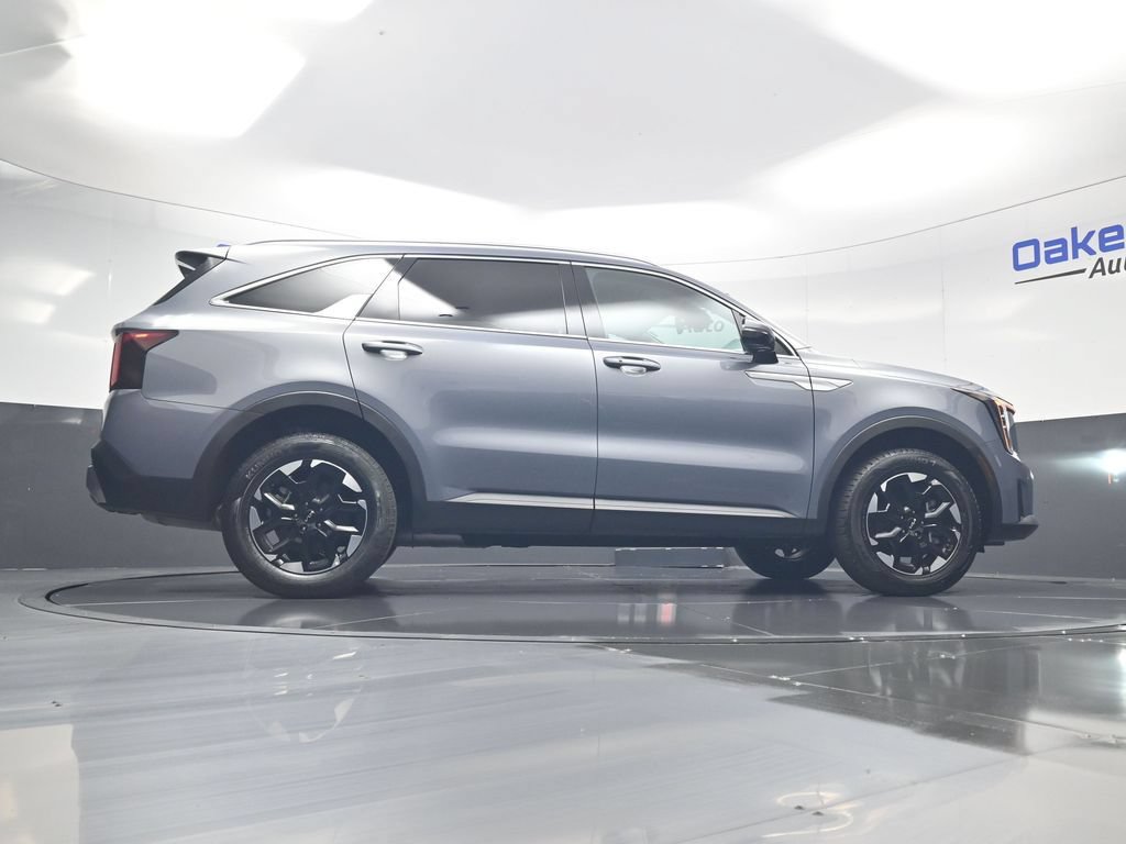 Certified 2025 Kia Sorento S AWD/4WD image 46