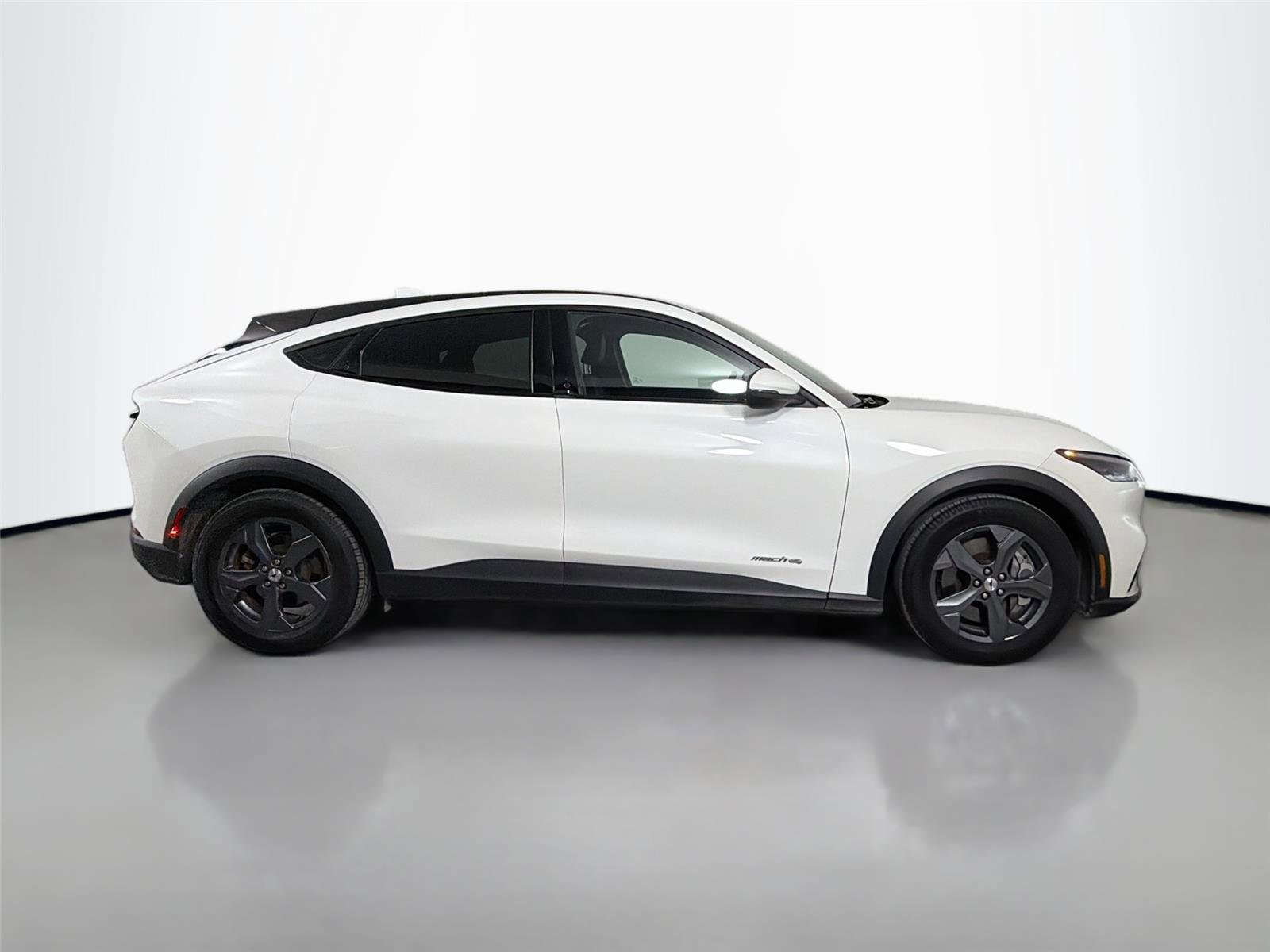 Used 2022 Ford Mustang Mach-E Select AWD/4WD image 5