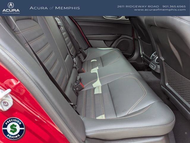 Used 2025 Alfa Romeo Giulia AWD w/ Driving Assist Package image 28