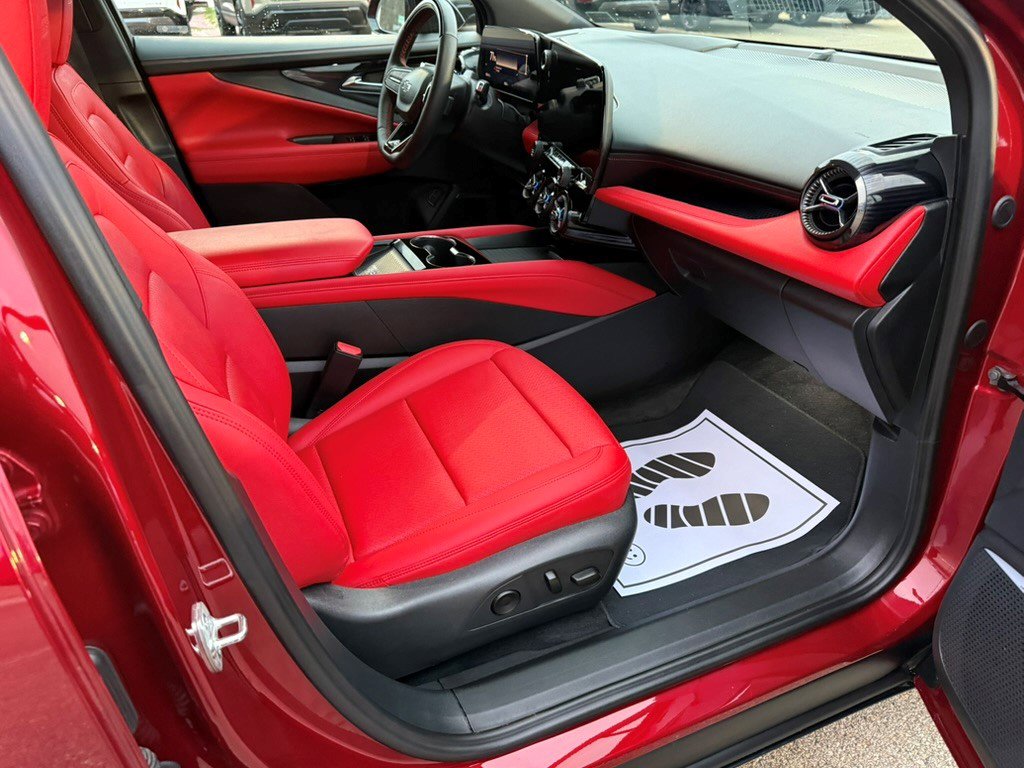 Certified 2025 Chevrolet Blazer EV SS w/ Performance Package image 20