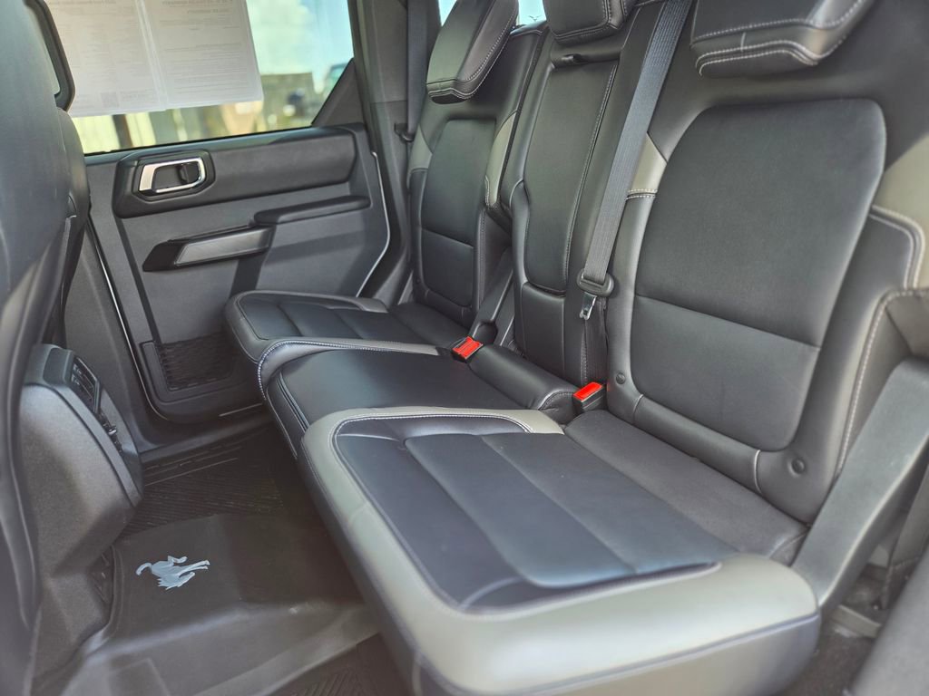 Used 2025 Ford Bronco Outer Banks AWD/4WD image 13
