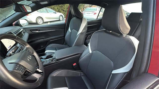 Used 2025 Toyota Camry SE image 25