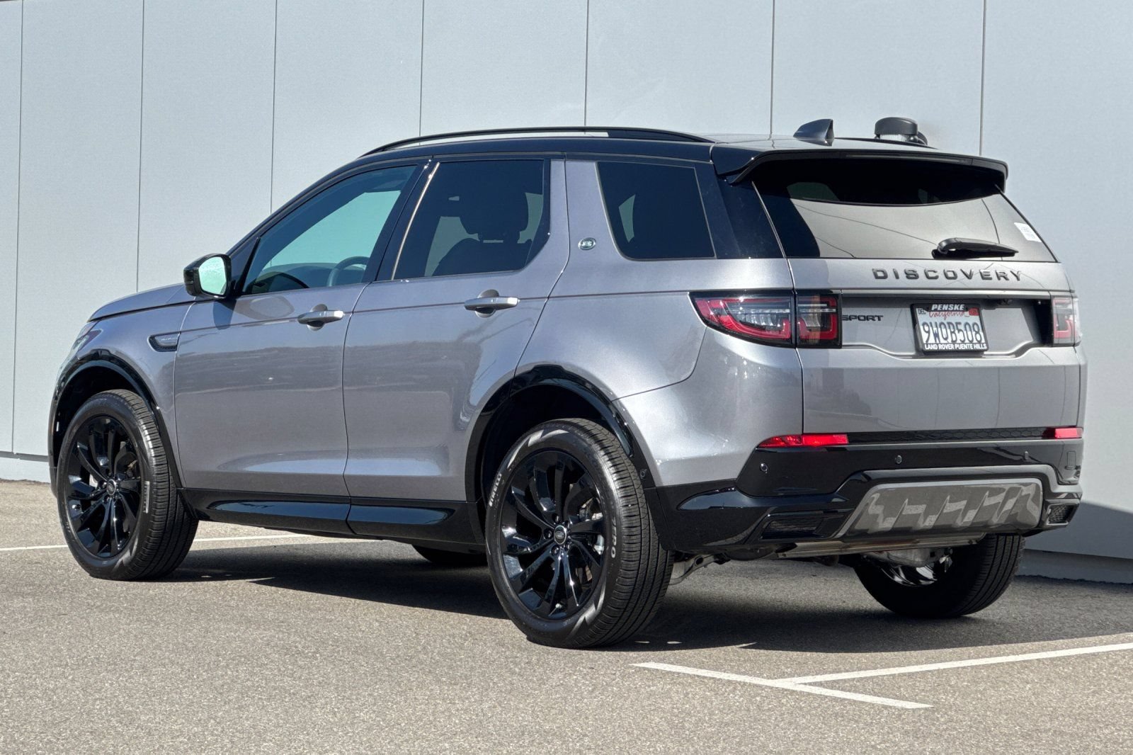 Certified 2025 Land Rover Discovery Sport Dynamic SE AWD/4WD image 3