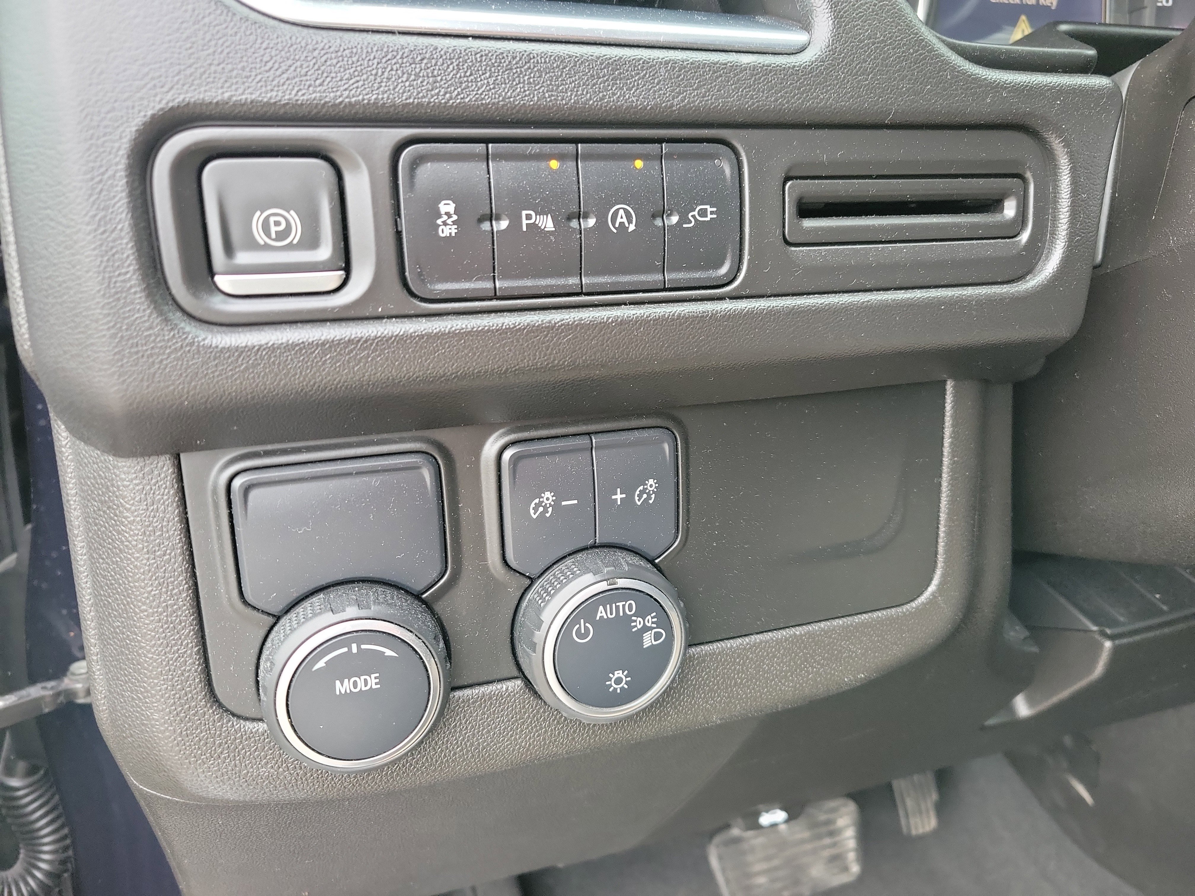 Used 2021 Chevrolet Tahoe LS image 19