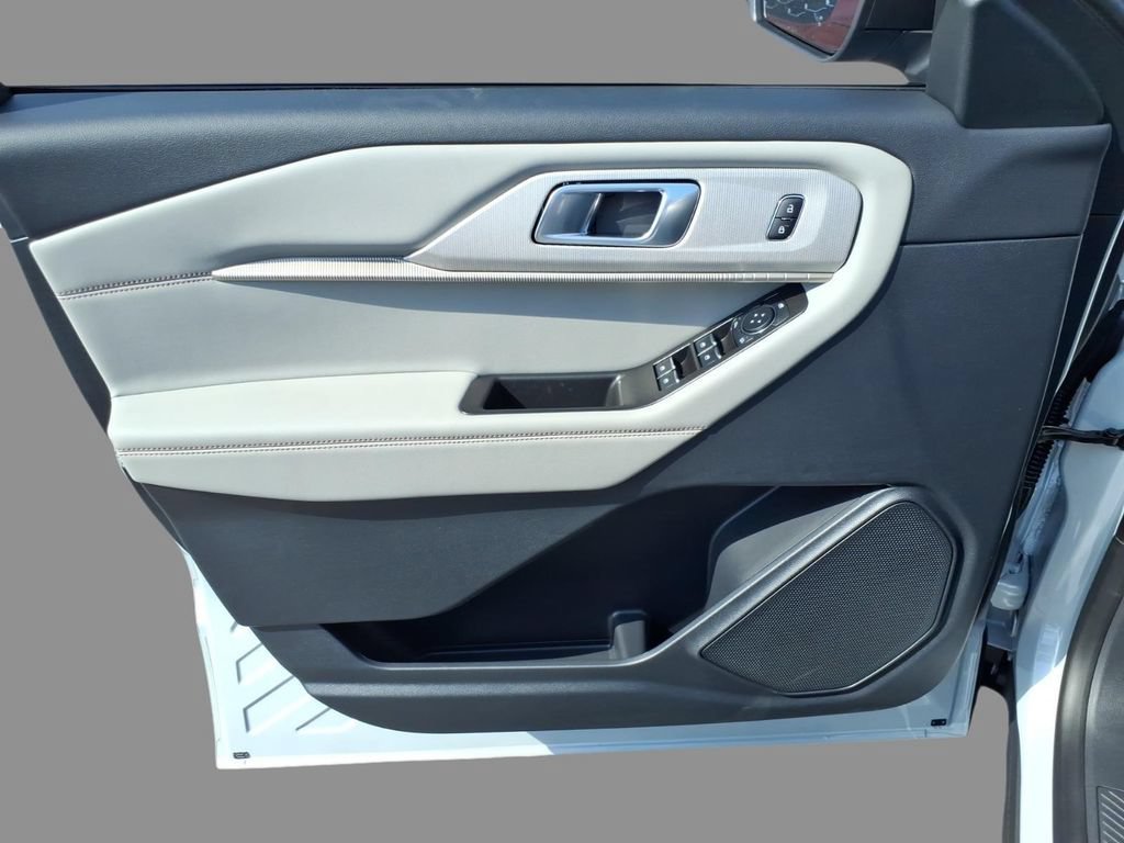 New 2026 Ford Explorer Active w/ Active Comfort Package AWD/4WD image 15
