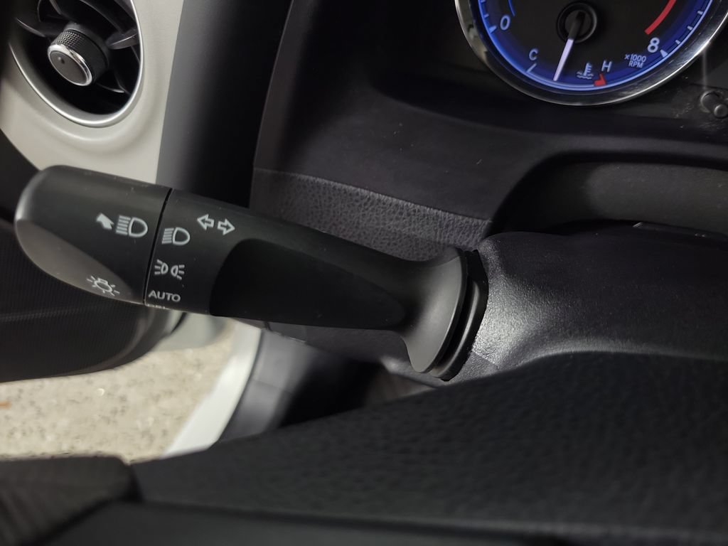 Used 2017 Toyota Corolla LE FWD image 27
