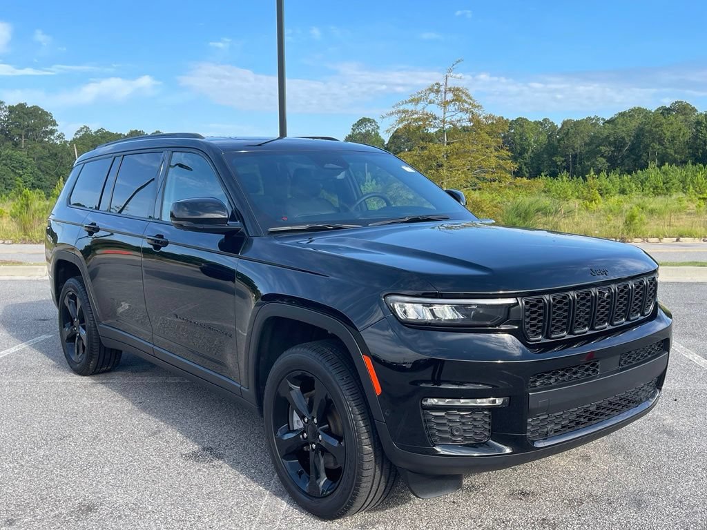 Used 2025 Jeep Grand Cherokee L Limited w/ Luxury Tech Group II AWD/4WD image 17
