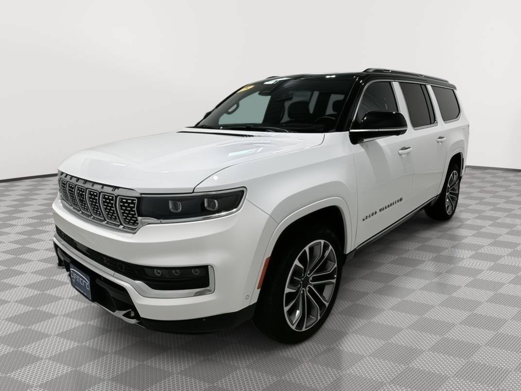 Used 2025 Jeep Grand Wagoneer L Series III w/ Rear-Seat Entertainment Group AWD/4WD image 1