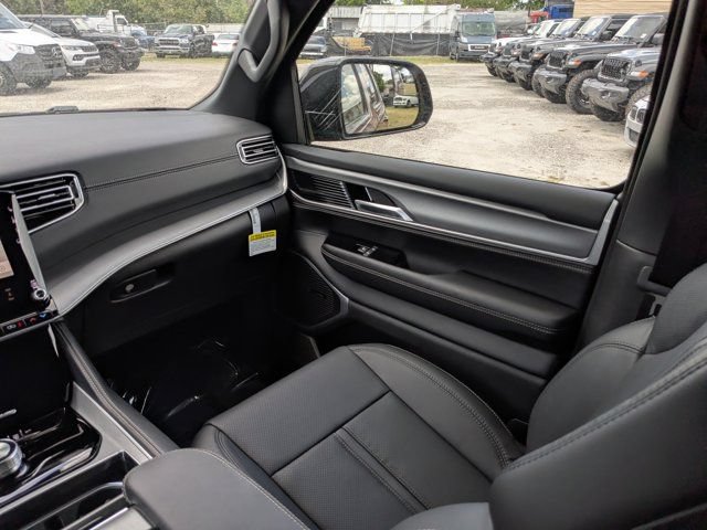 New 2026 Jeep Grand Wagoneer 2WD w/ 8-Passenger Seating Package image 19