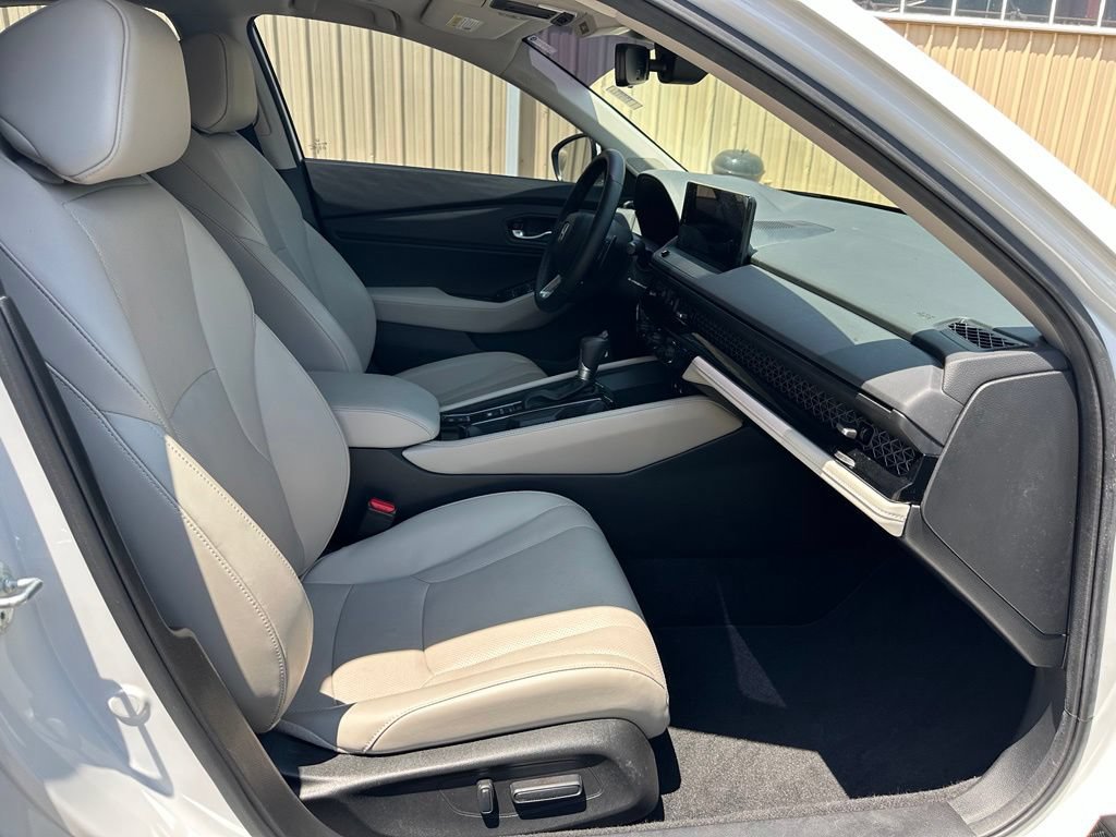 Used 2025 Honda Accord Touring image 17